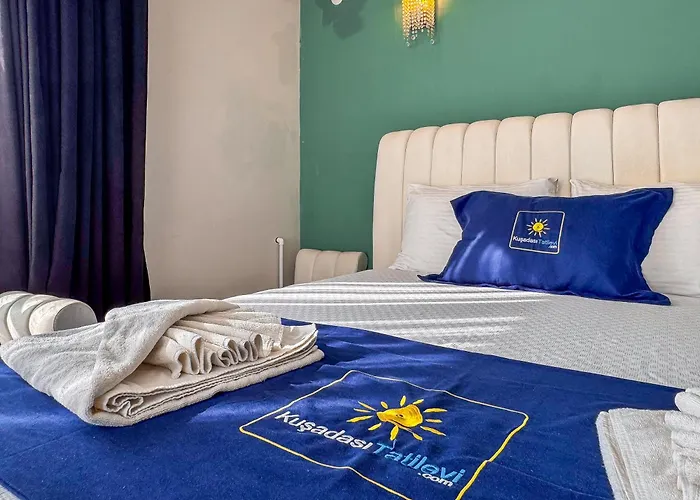 Talia Βίλα Κουσάντασι